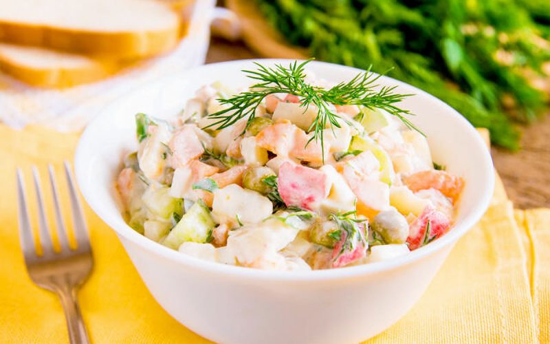 rezept fur oliviersalat lecker und einfach 800x500 1