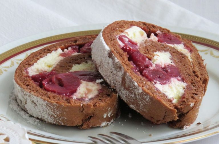 Schwarzwälder Kirsch Rolle - Süße Rezepte