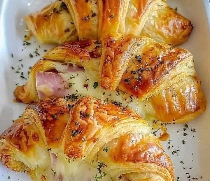 Gebackene Schinken-Käse-Croissants