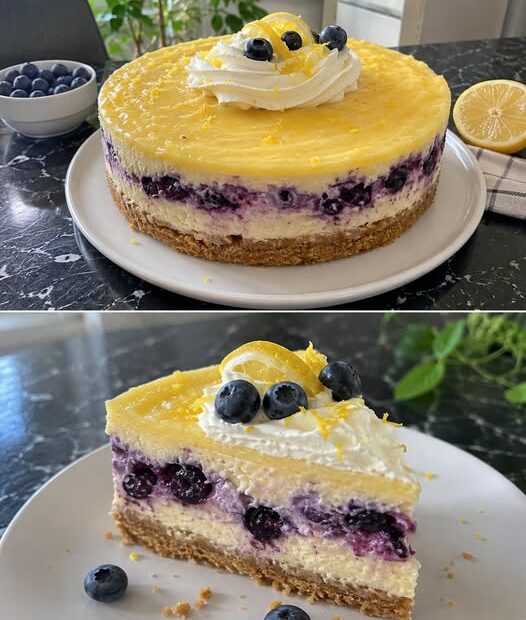 Zitronen-Käsekuchen ohne Backen mit Heidelbeeren und Zitronenspiegel